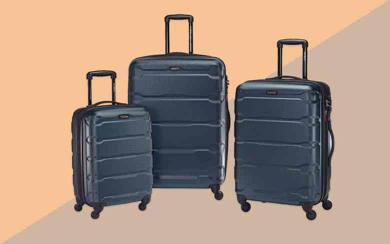 This light-weight, sturdy baggage set has over 1,700 five-star evaluations on Amazon